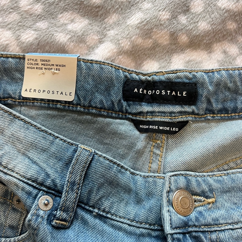 Aeropostale Women’s High Rise Wide Leg Jeans/Light Blue/NWT/Size 10 - Picture 3 of 5